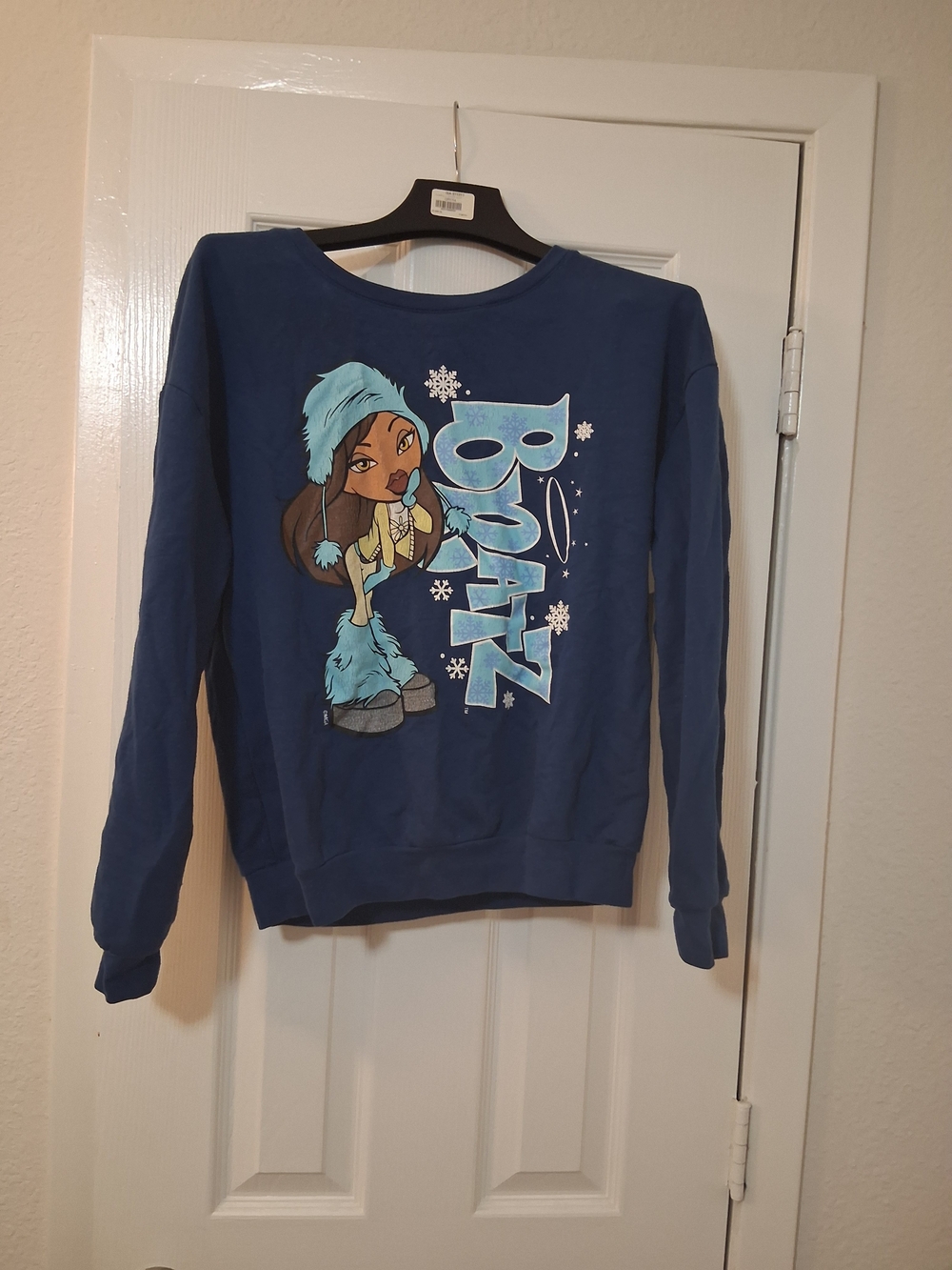 Bratz winter graphic pullover sweatshirt🦋(Large)